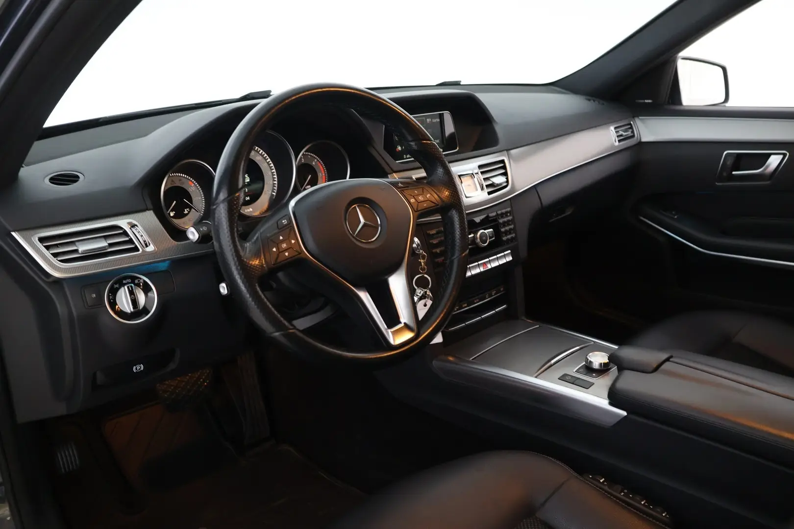 Car Image - 3b4tIwlkBwQRDHNE2WWawf