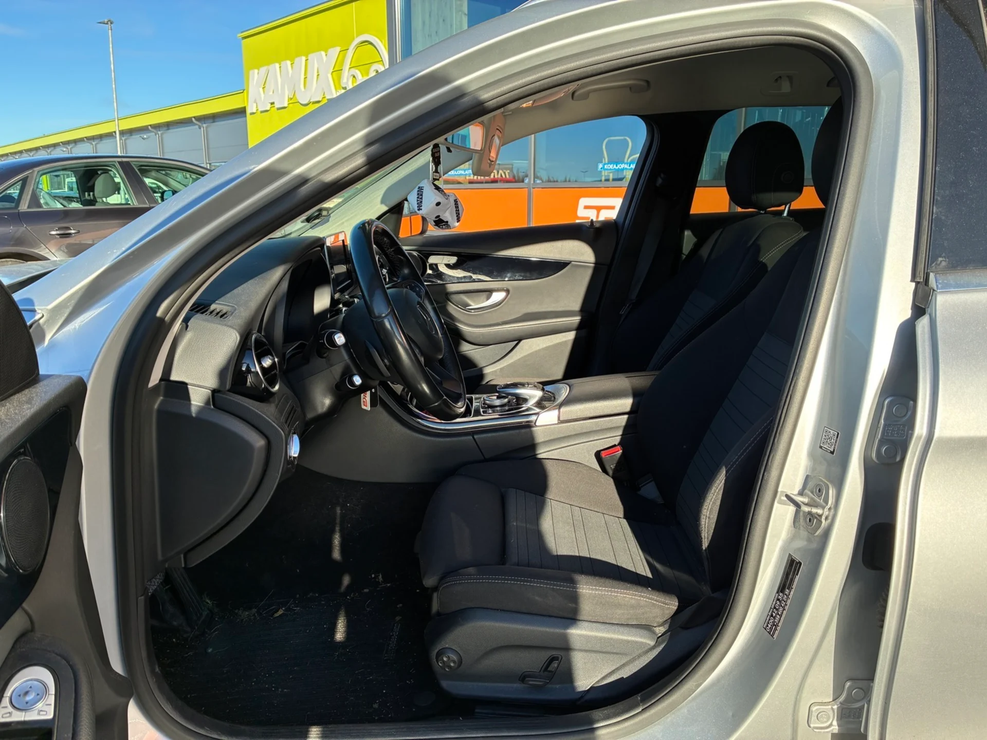 Car Image - 26TTFTRNpMEvhm6r79tIS5