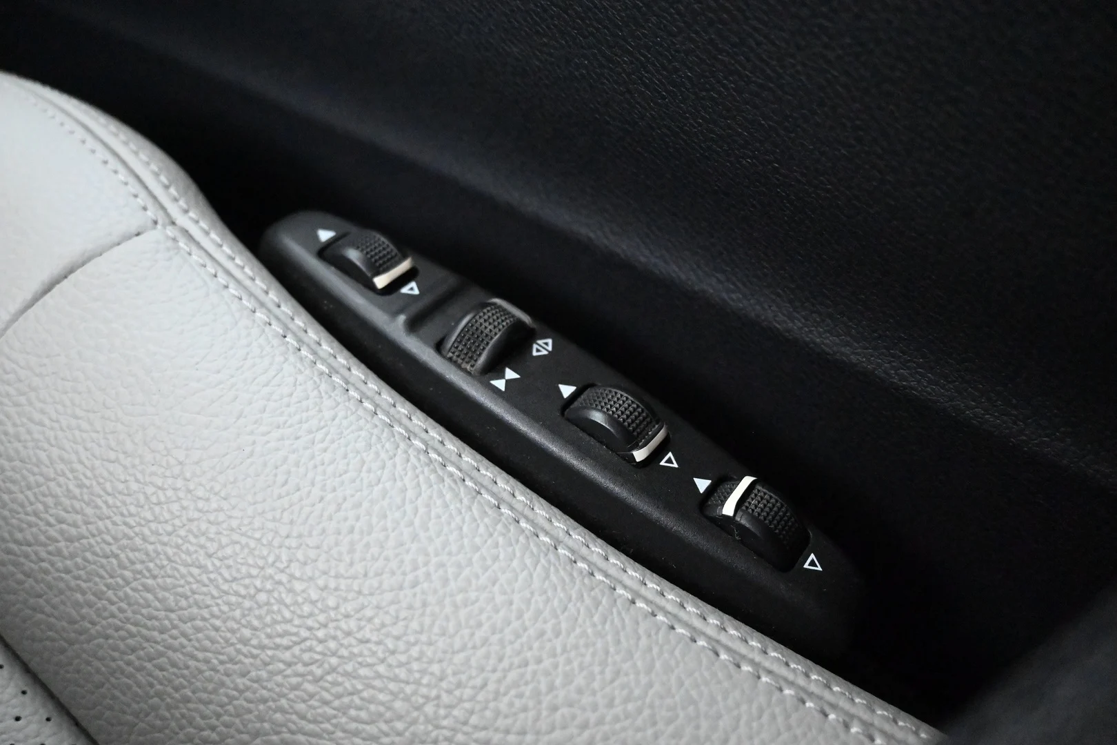 Car Image - 78FMlBl7ee1i6M0O9I2iCp