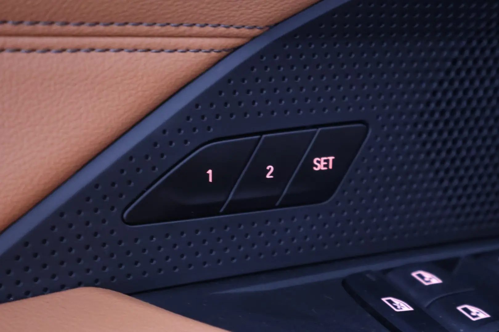 Car Image - 75q4TcbTJWwA5AR9stWAA4