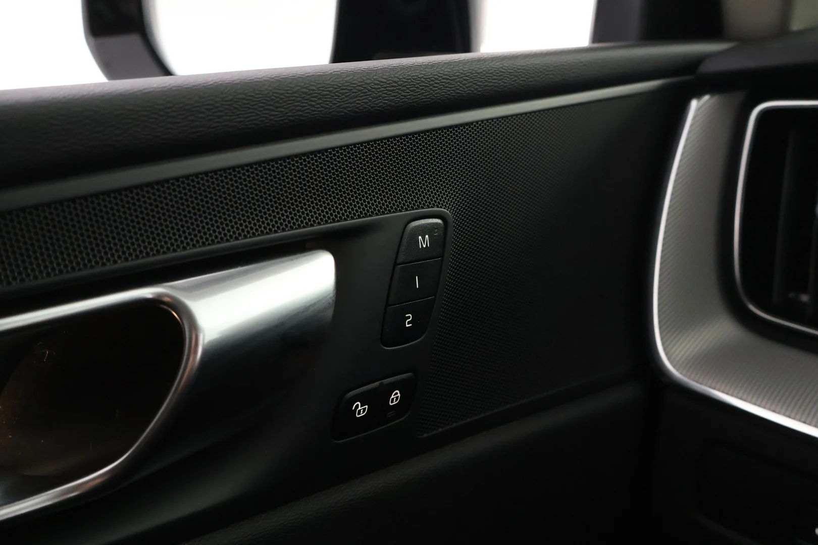 Car Image - y8QXUhw7qAzNICY6UaxLq