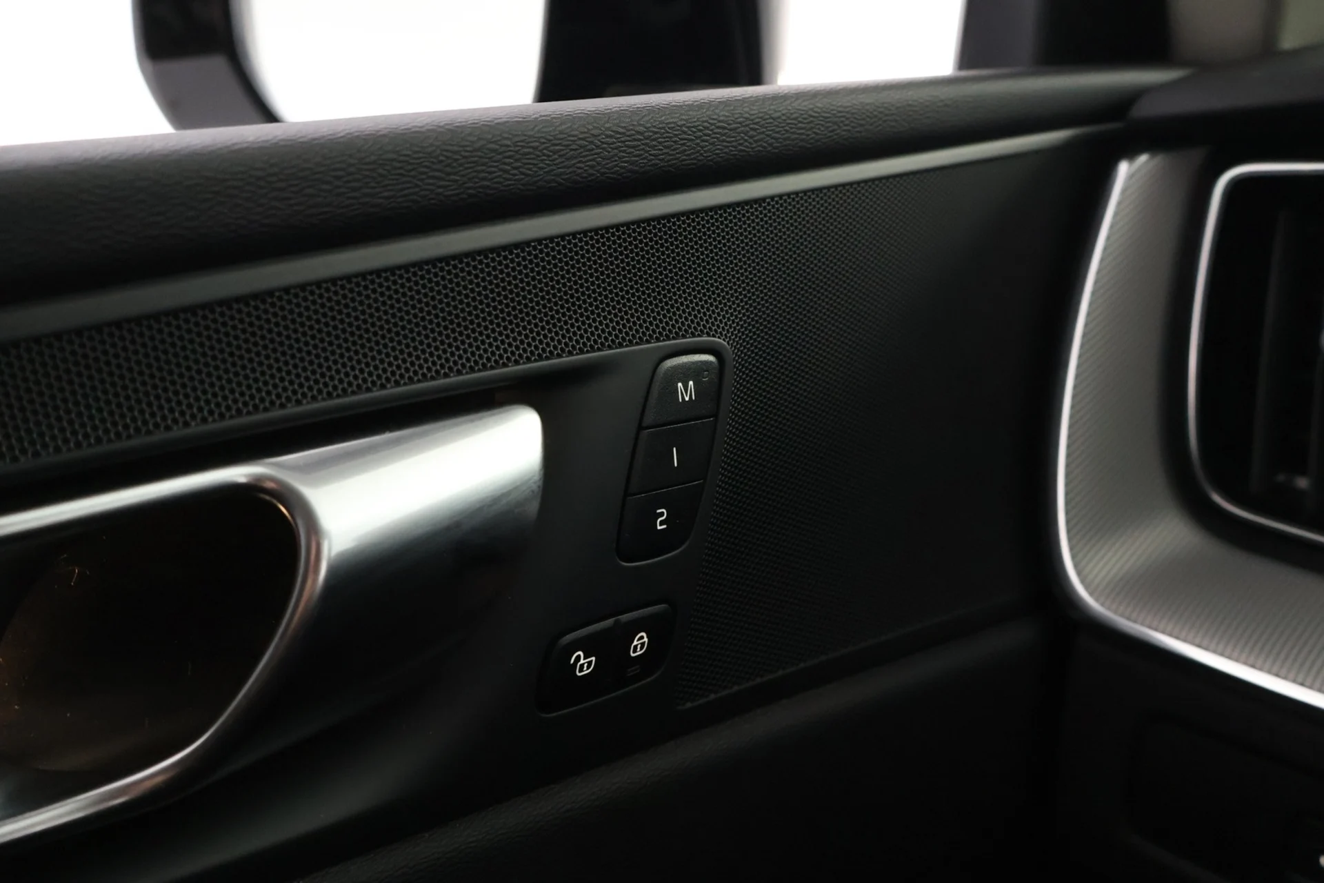 Car Image - y8QXUhw7qAzNICY6UaxLq