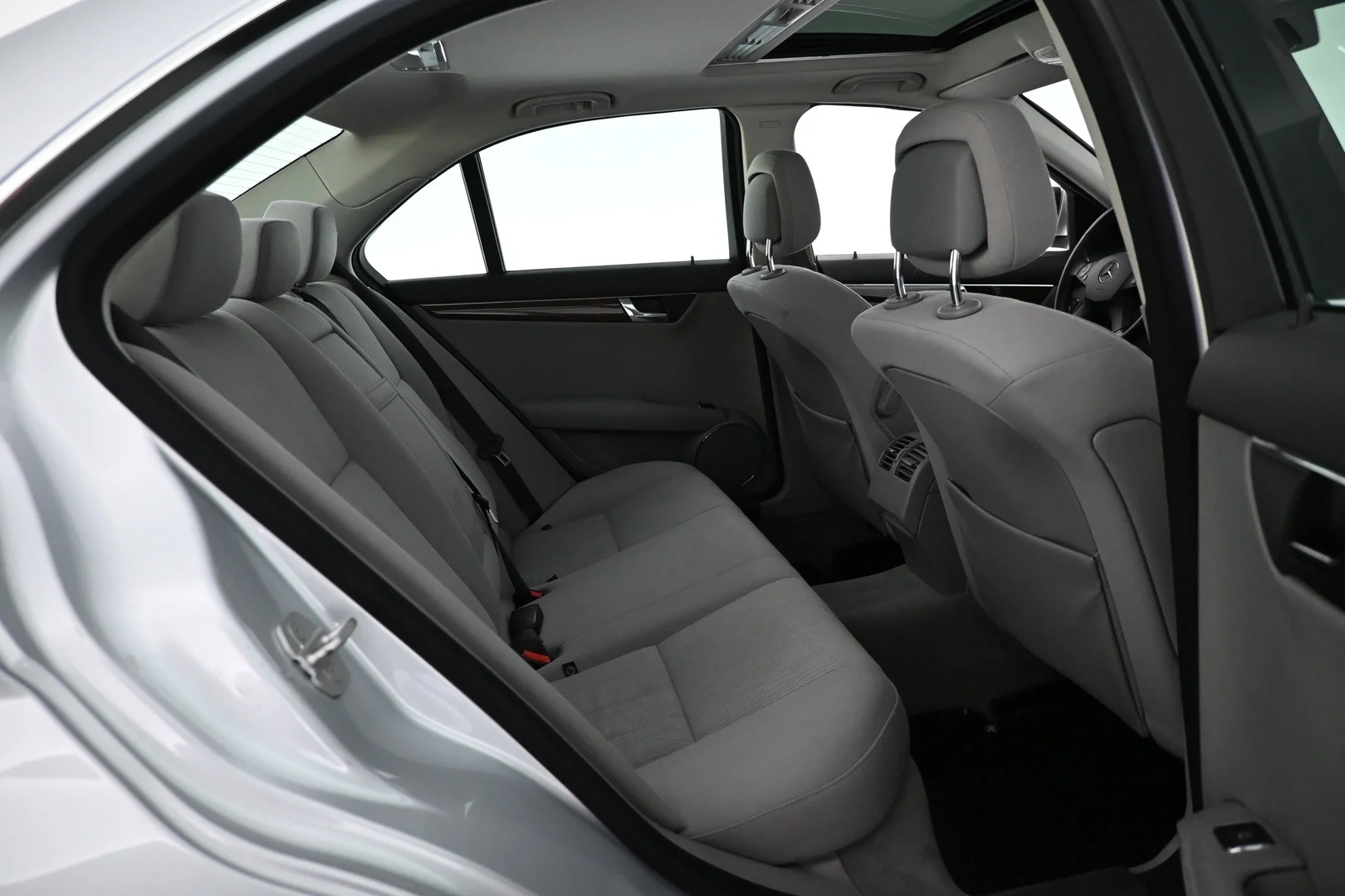 Car Image - 7yVDxbFCisXizKVf1J9UJT
