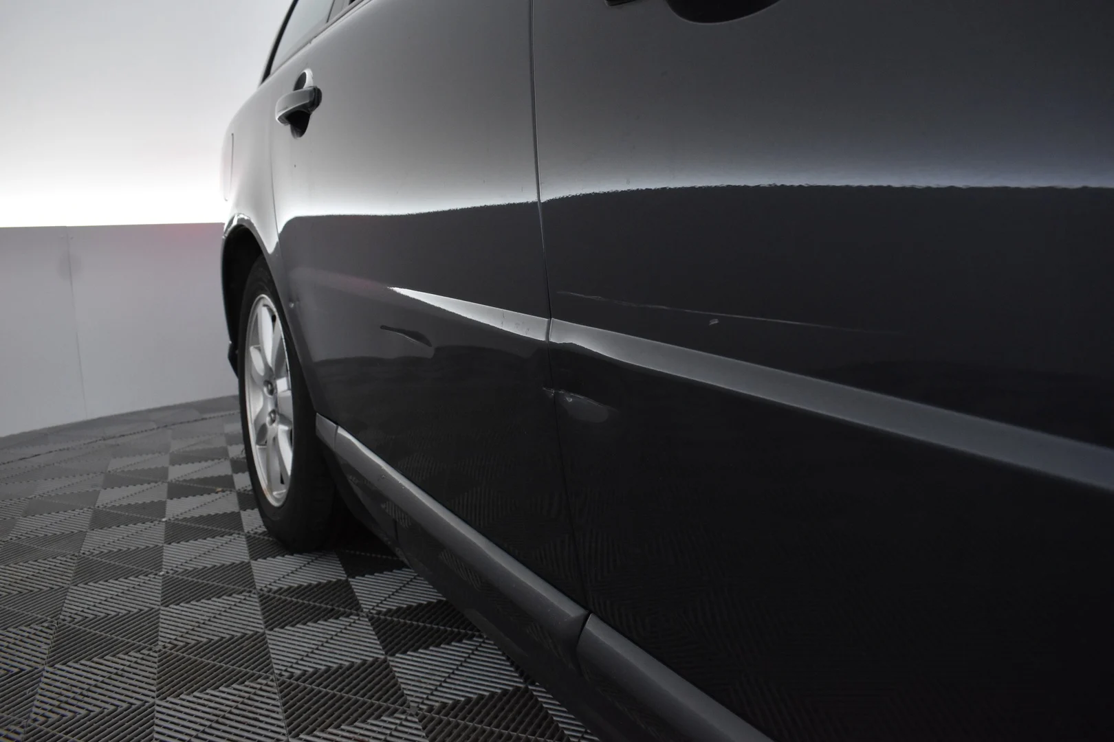 Car Image - 6udBoEwNJnzzocKEvbzfXN