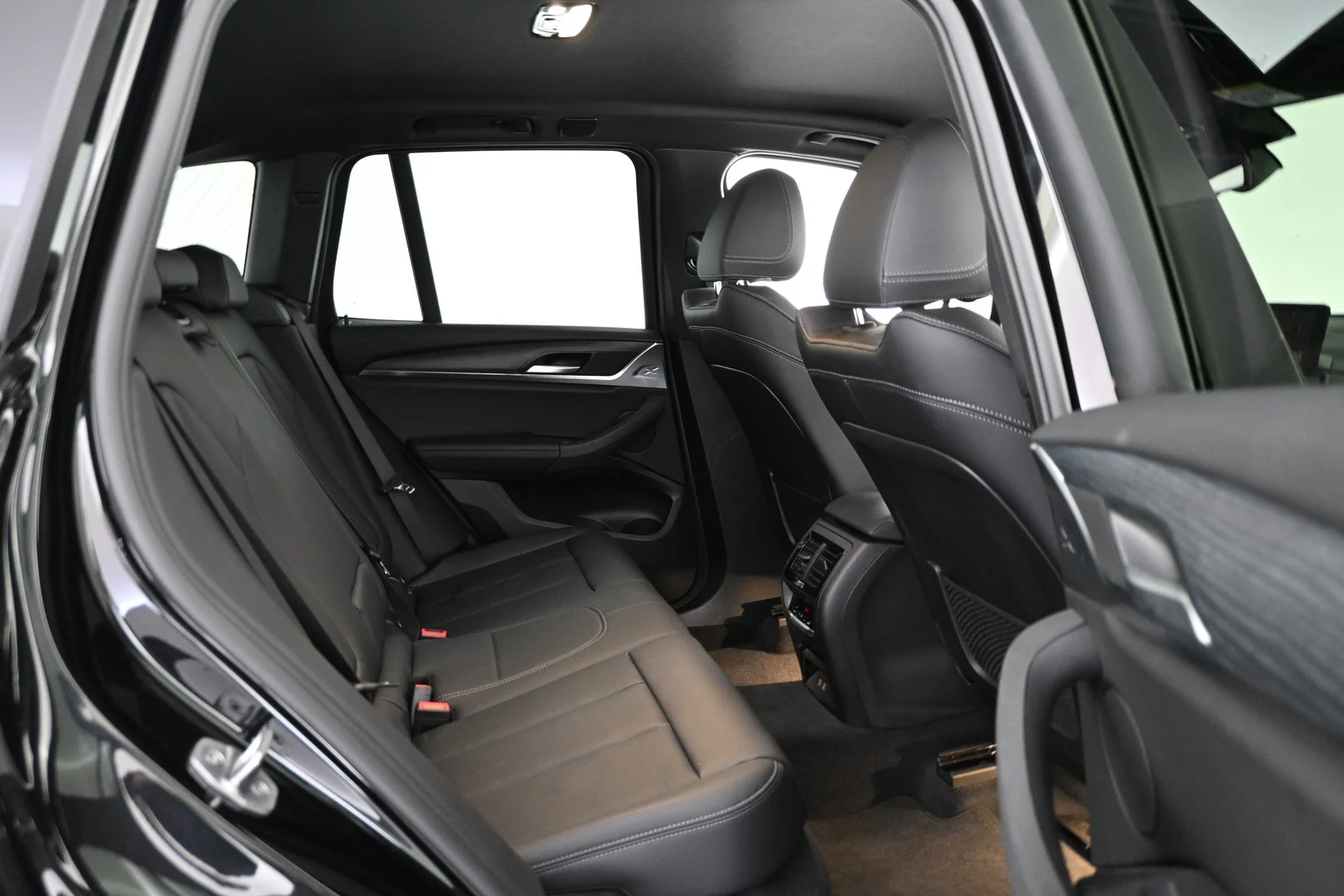 Car Image - 4YVGLQjdnzr8HGCHdnaQCj
