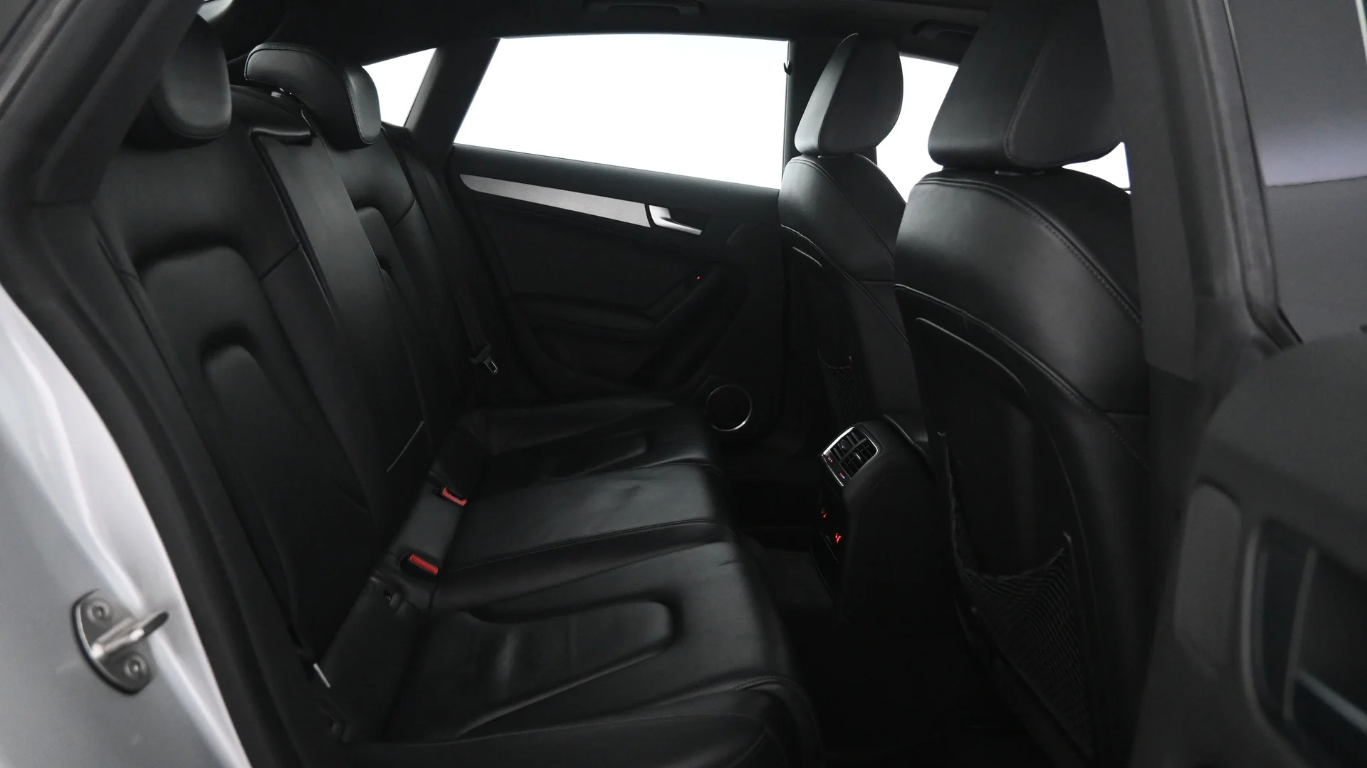 Car Image - 6moijNqvXY0lJpd1KhYDHX