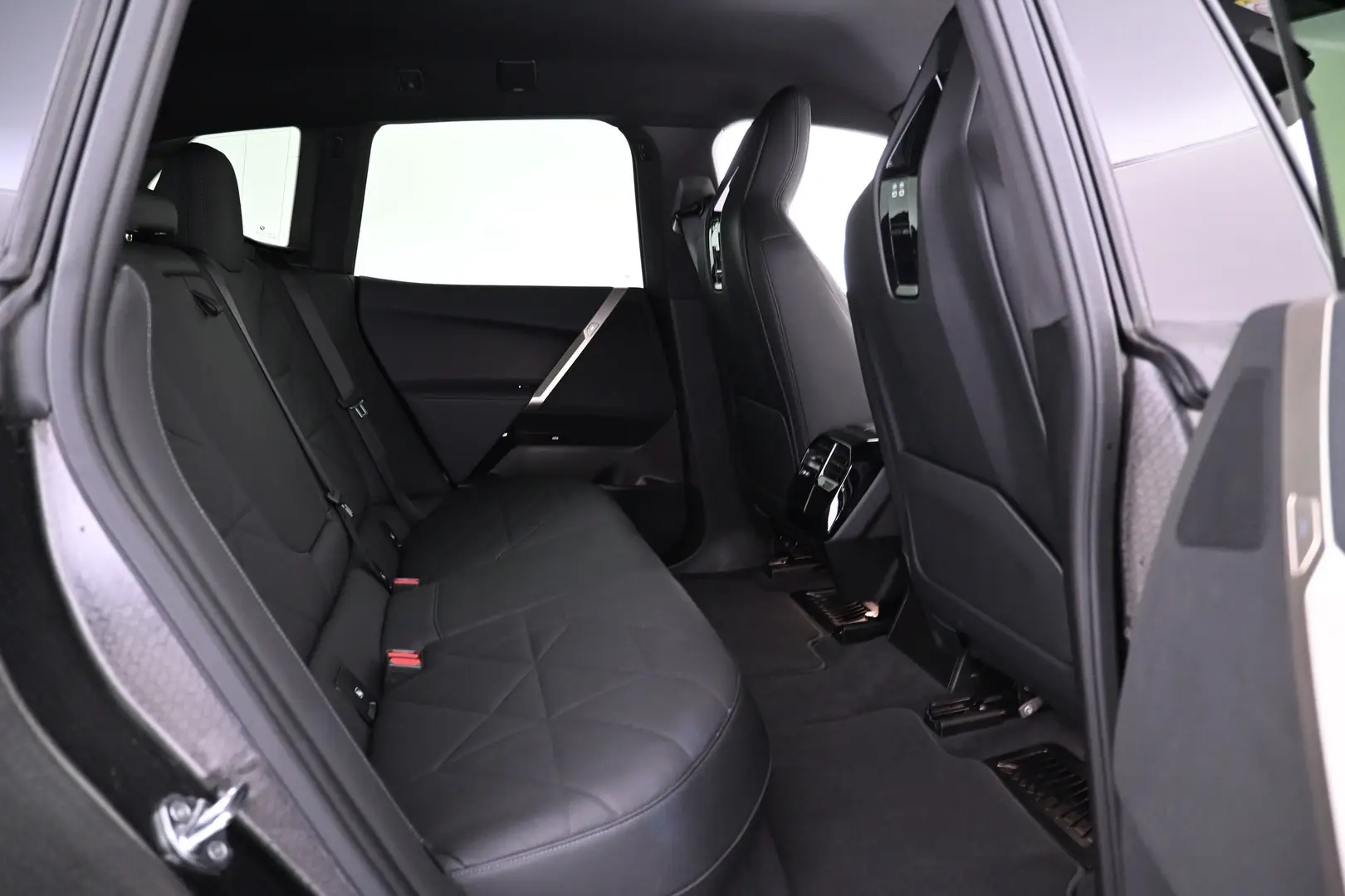Car Image - 4lh3ECCfuPDpJxDr4eqyZN