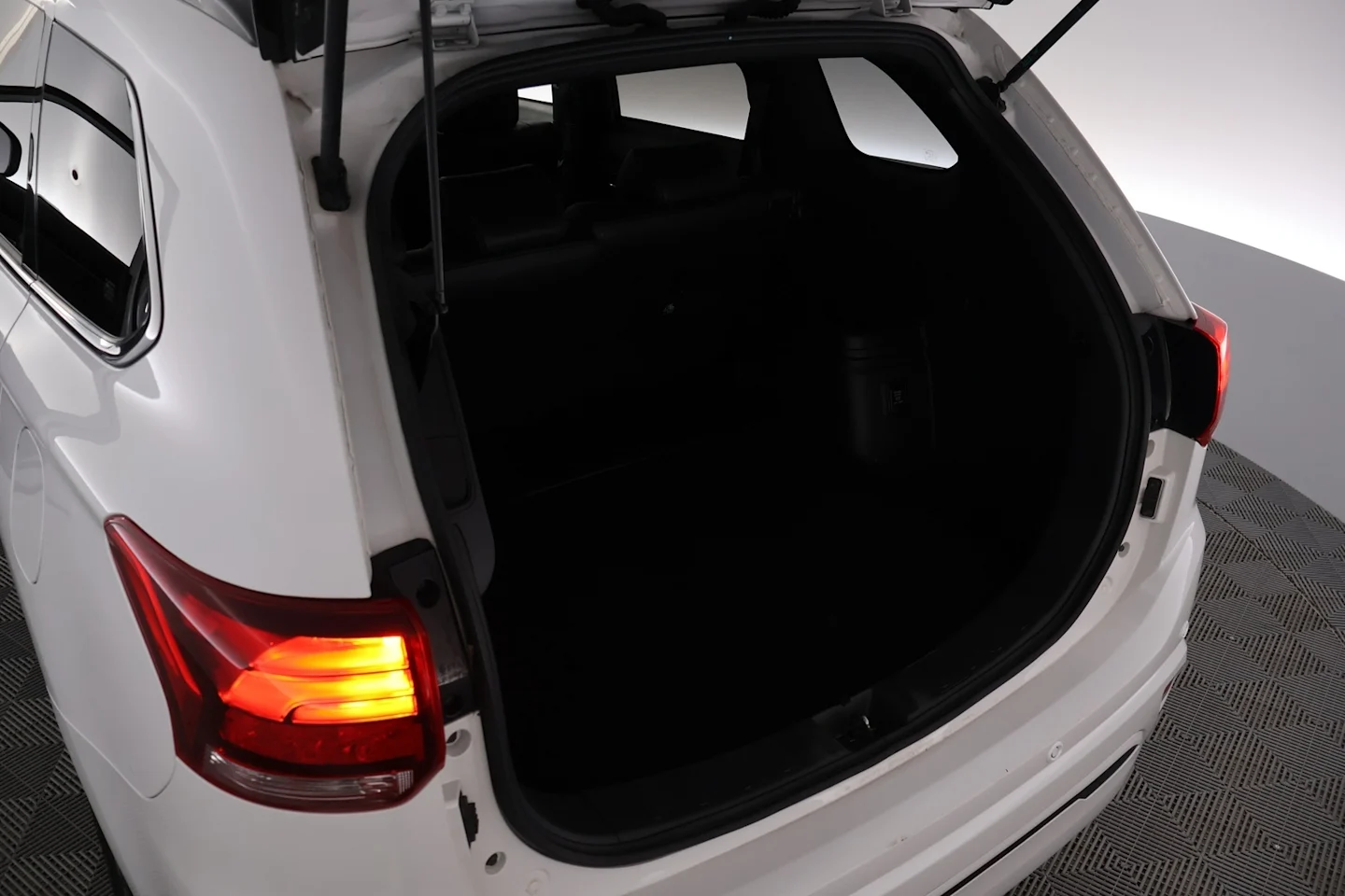 Car Image - 69egF1PJWzSCR4XdpE0BQM