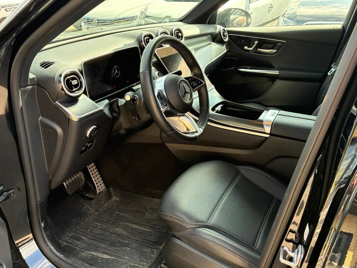 Car Image - XB5803OB68LWAvmxc8g6A