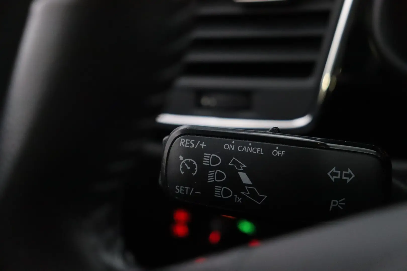 Car Image - YPOrlWmJmYLNe6C14EcXY