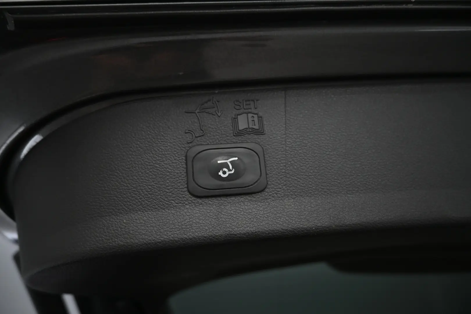 Car Image - 4Nb1WrcWO4nfhkdV2dn3jC