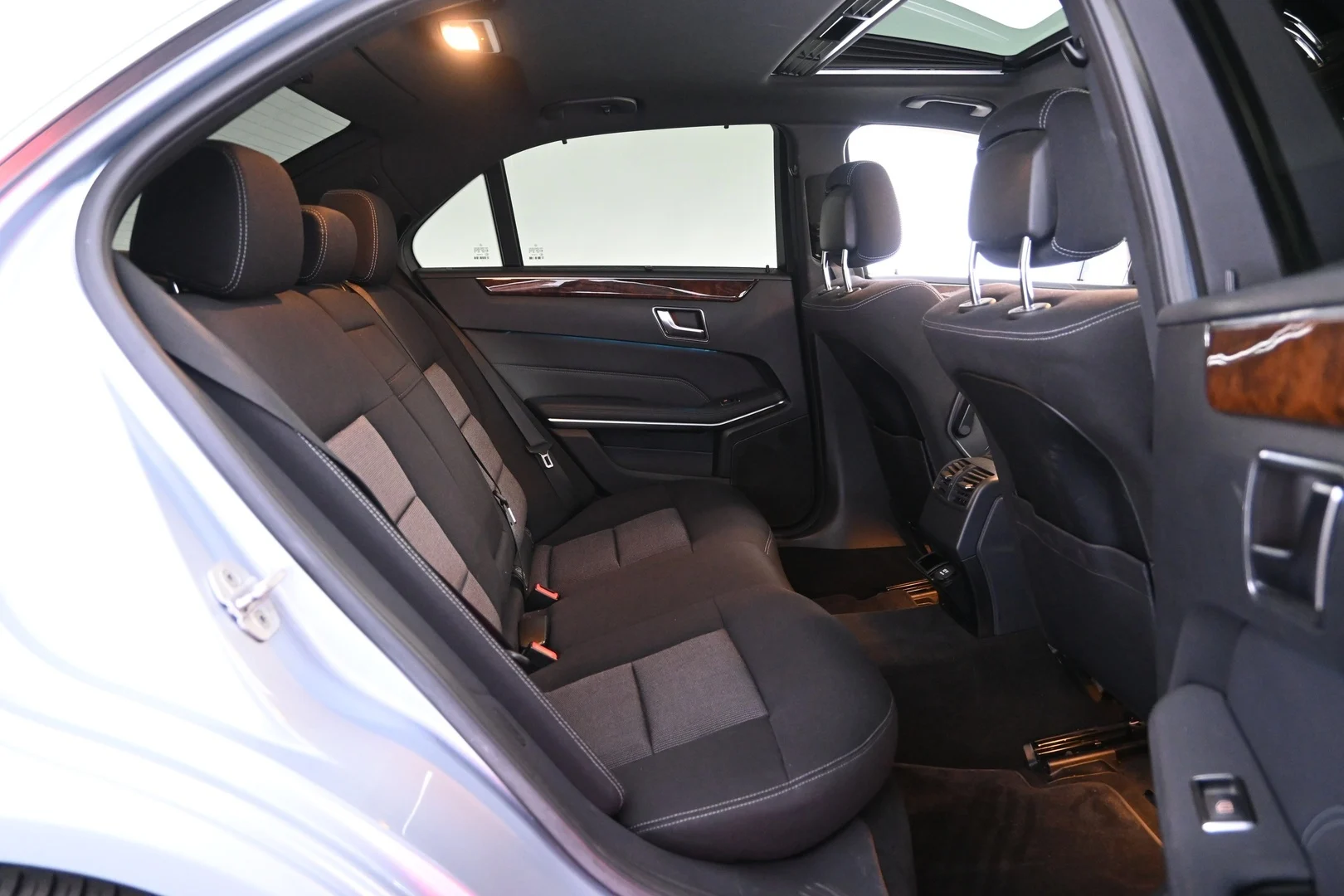 Car Image - WK9S8HpuuMwG3MzVgVm5L