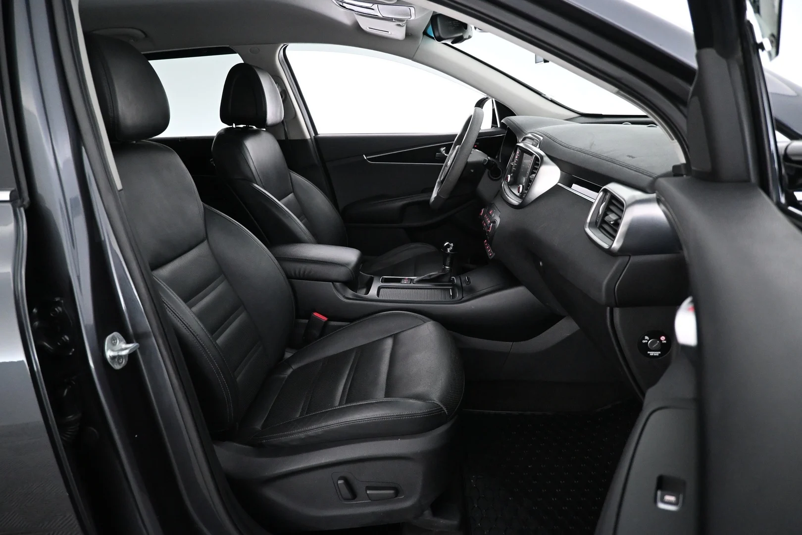 Car Image - 7aIsUShPyGPIqt3Cn77F68