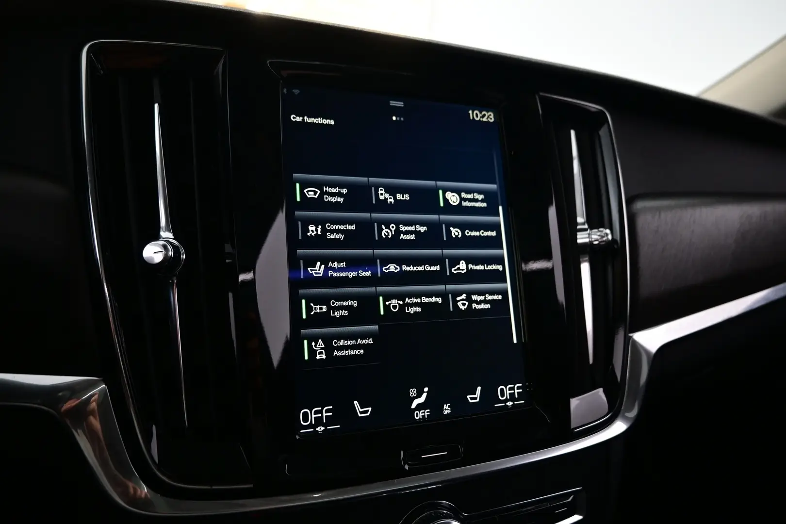 Car Image - 3VK3ocxJmTwgUd2F43Bqwk
