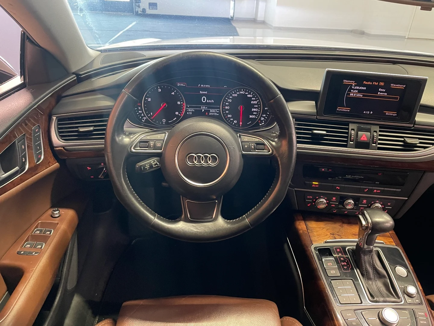 Car Image - 6JI6Ua9BB20aoM6xz8ZYy3