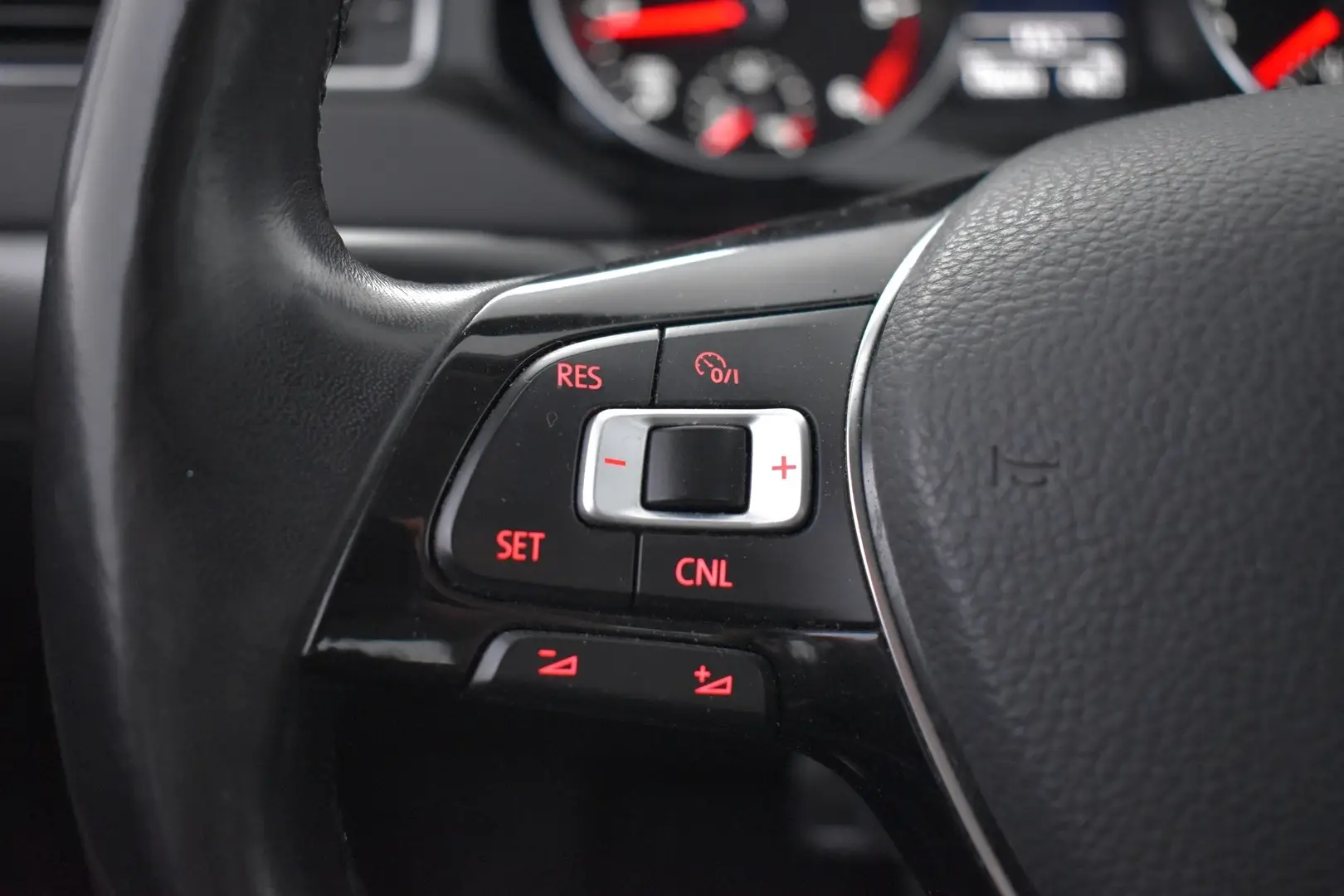 Car Image - 6NVBsqQZGOzp2uiCfmhnqj