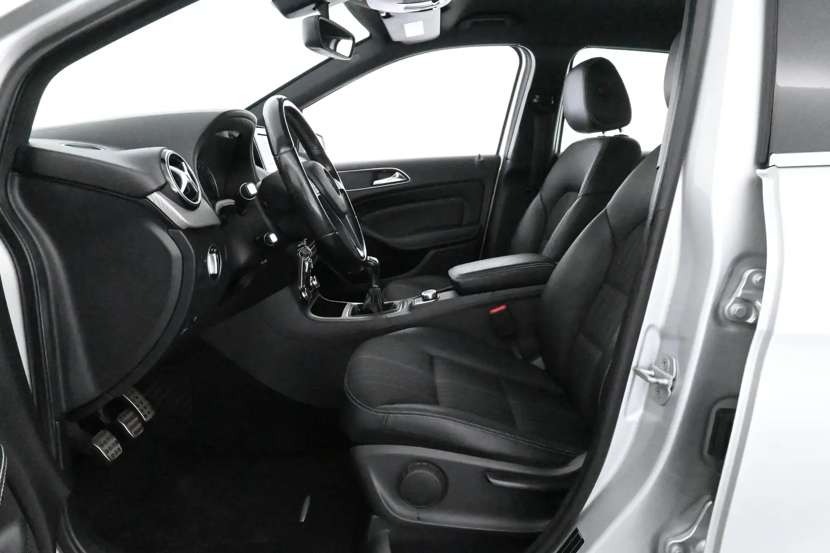 Car Image - 101yZpf2KpEGh7uISWLT2I