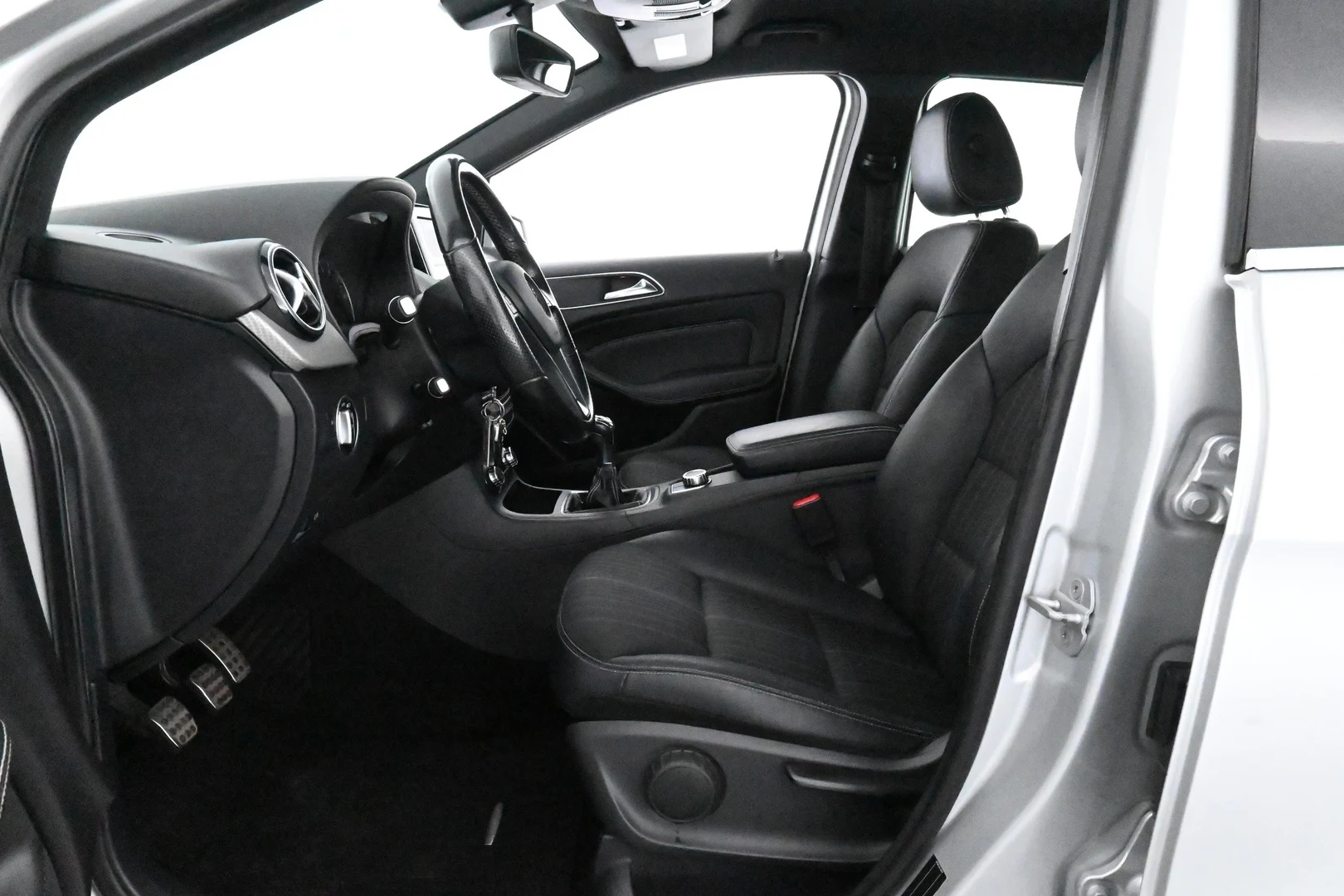 Car Image - 101yZpf2KpEGh7uISWLT2I
