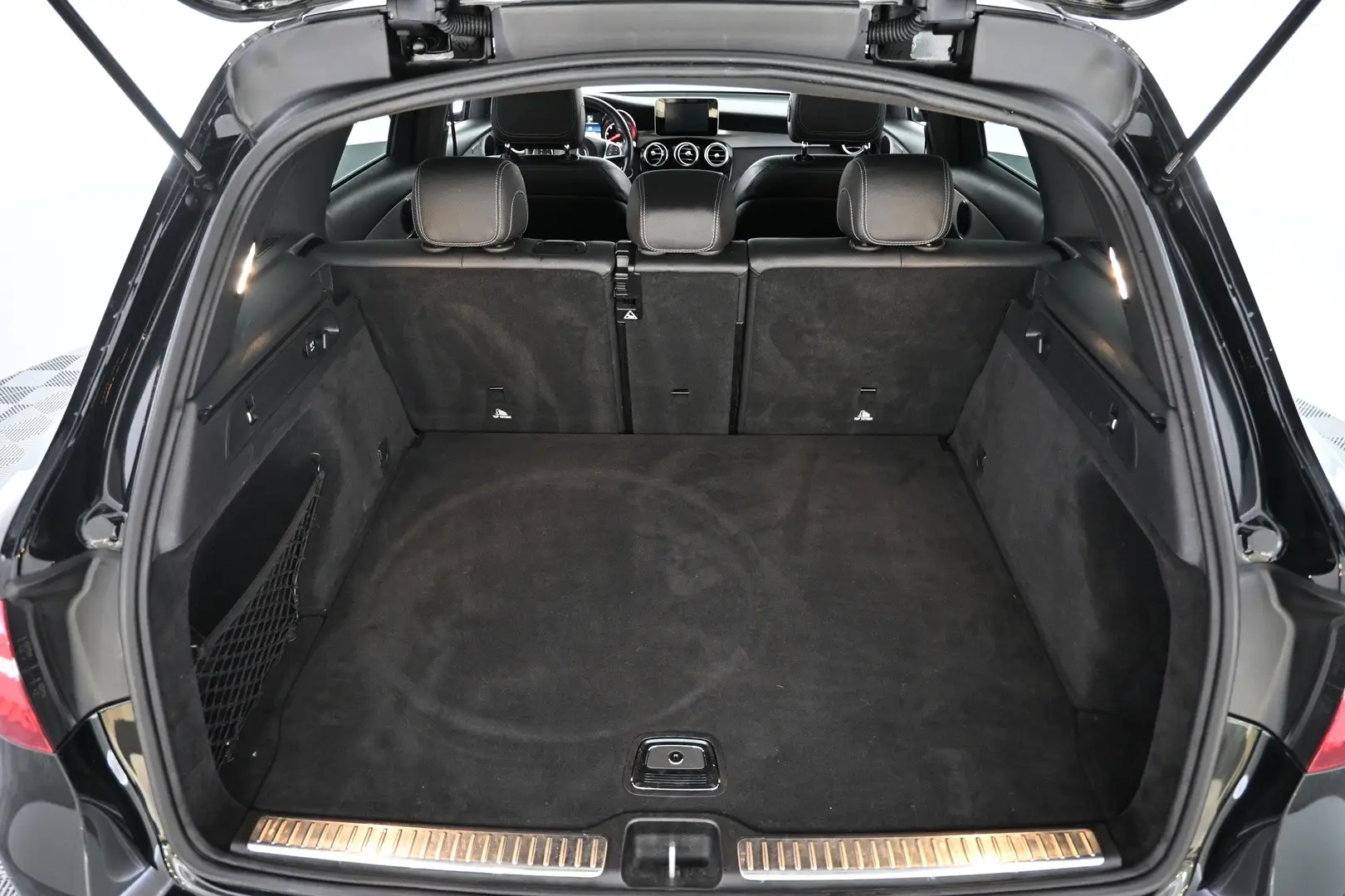 Car Image - cl2Icri9YlUb72I7zpfOd
