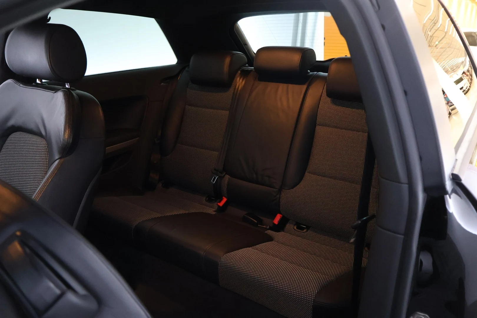 Car Image - 6emSkFMTEPehjv7Fur8AT8