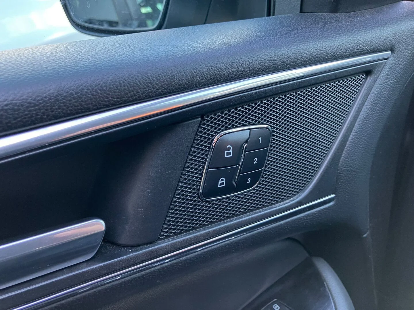 Car Image - 2qoXwfKIORmfWVqKrhP6lq