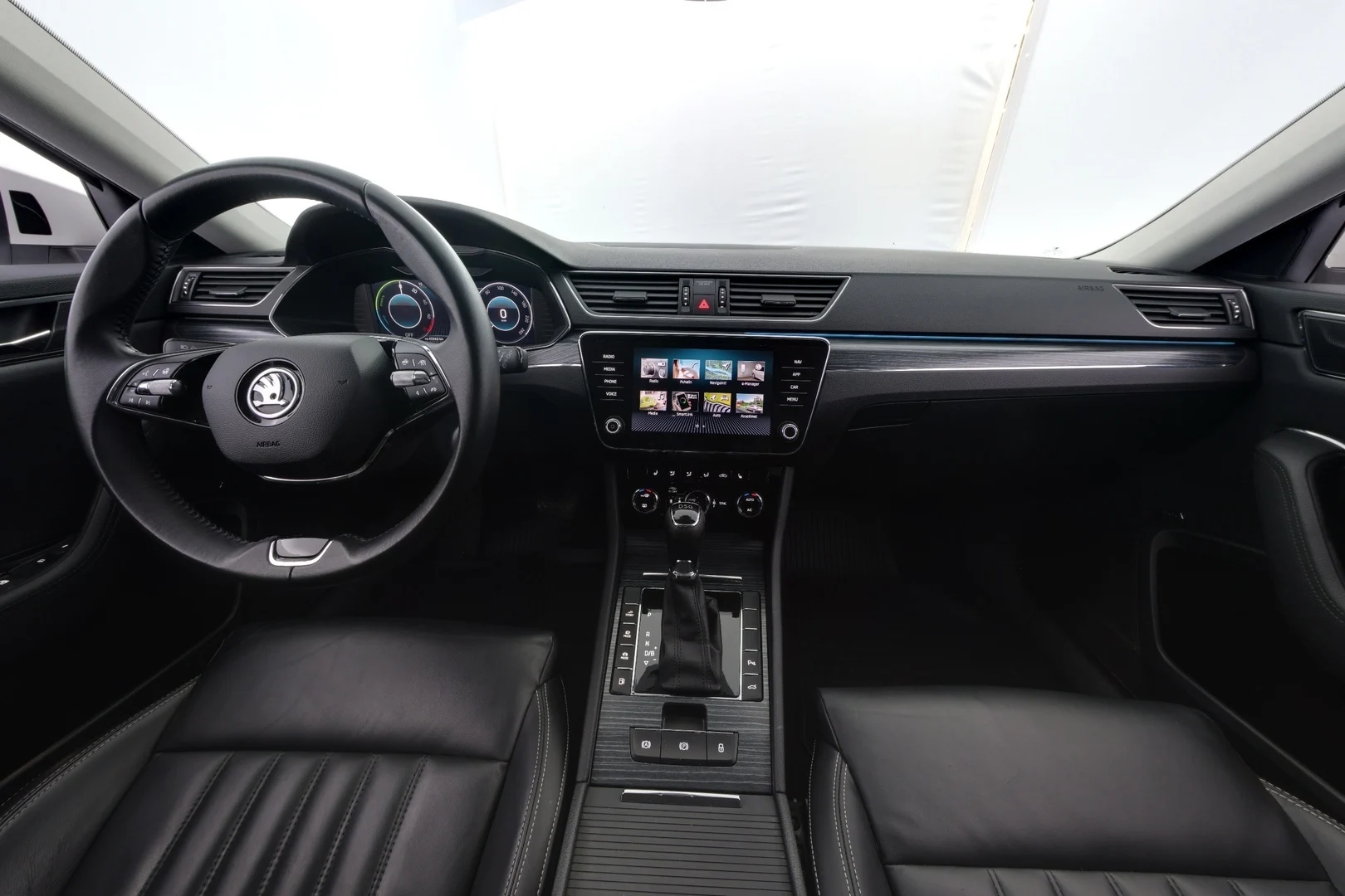 Car Image - 2ou6lVeaO0w7kdNEaoz8jc