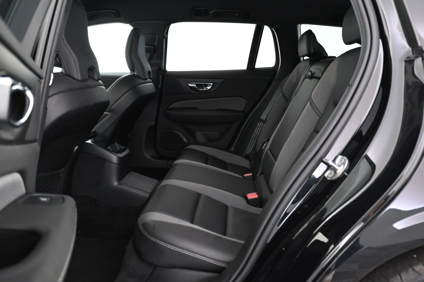 Car Image - 7LQbCFfRrgfF3mu5ebJBhX