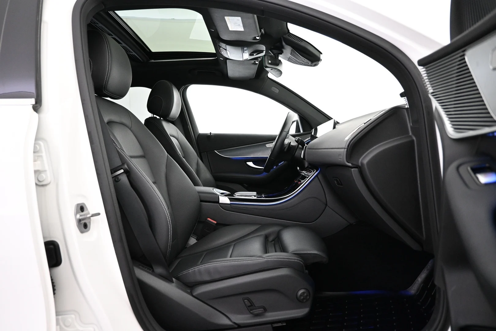 Car Image - 1f9WEx9iwsbdGSAoWX7ATj