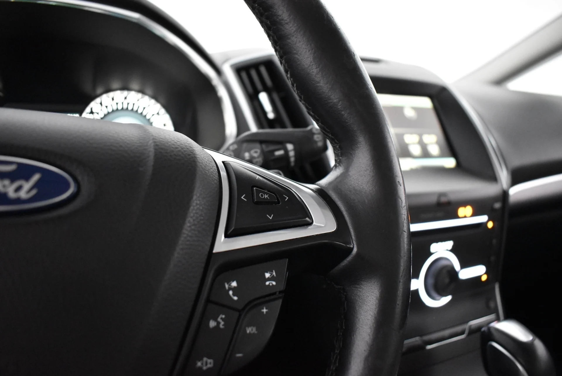 Car Image - 3mM3qLM4ar0ttZ15BgMBwk