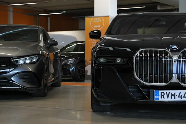 Miten vaihdan tuulilasinpyyhkijät autooni? – Saka Finland Oy