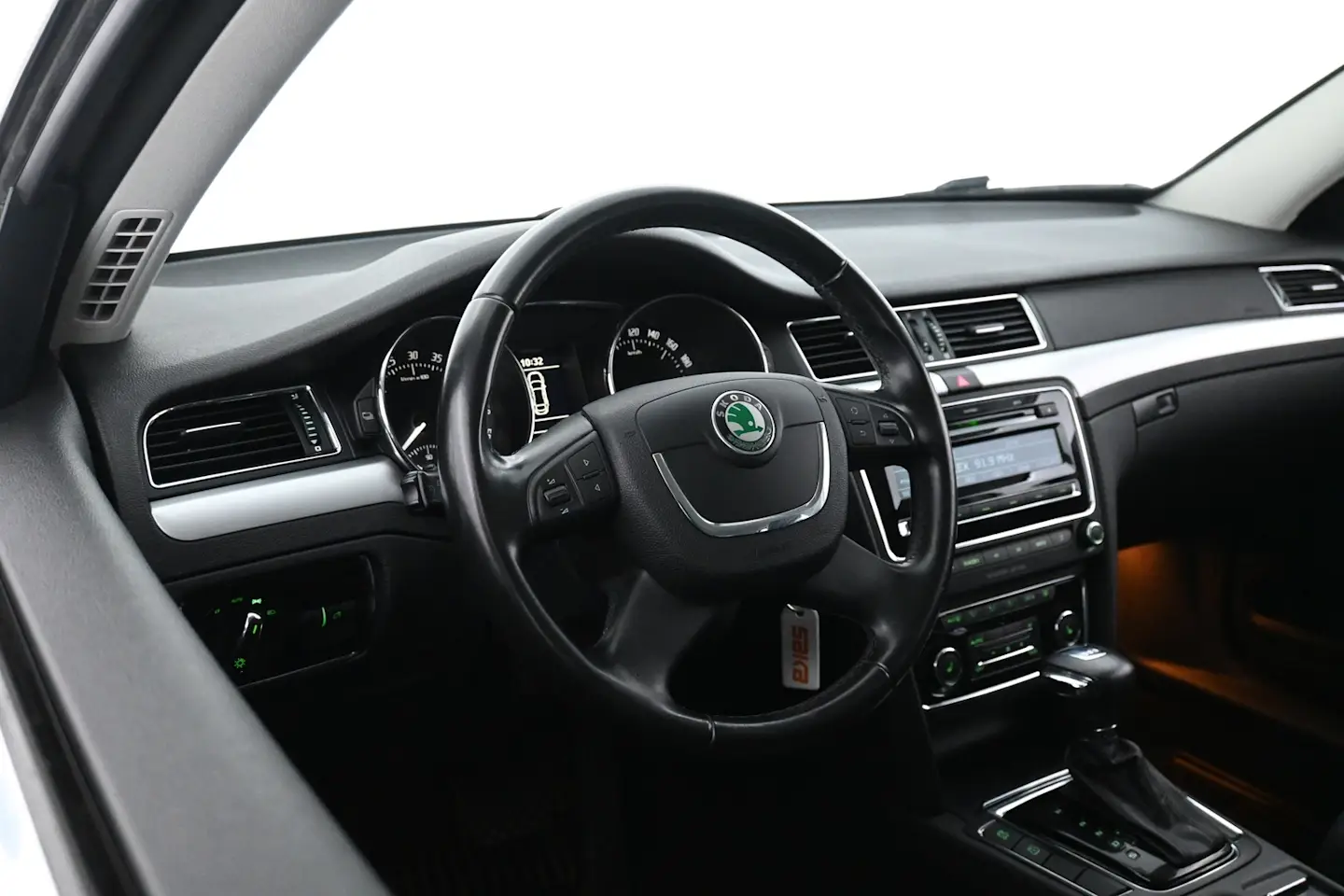 Car Image - 10D70mLS8qKi1WaRy1aI5M
