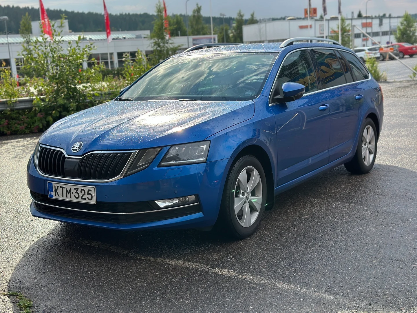 Car Image - 4vDNYKdfHdRANnLGGcENKW