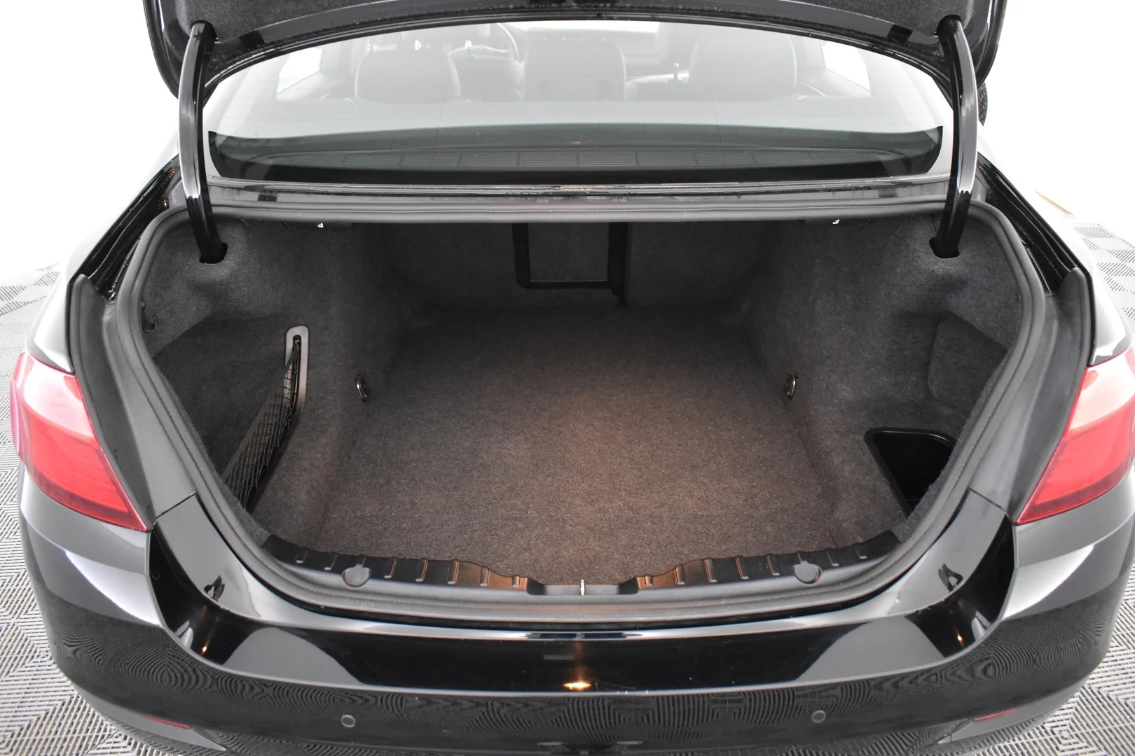 Car Image - 6ue8et1eVlXBI350VMGM07