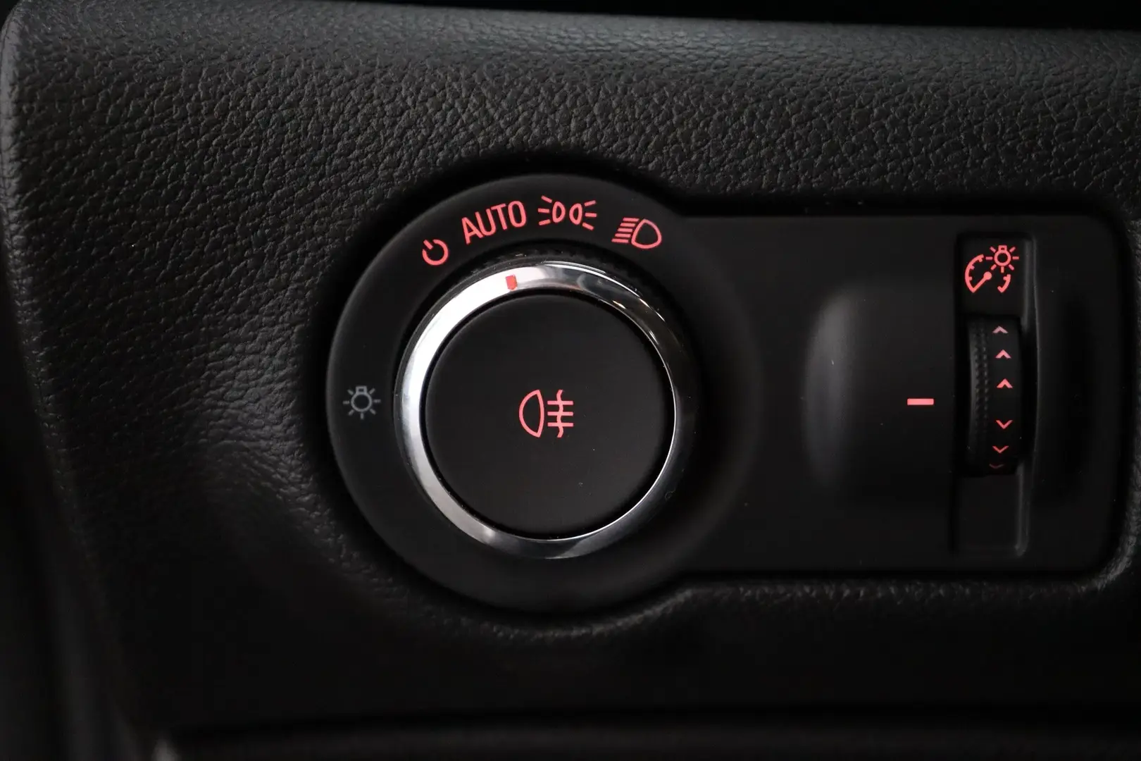 Car Image - 4wgyAS8s6PJ6fxWBNmkmhi