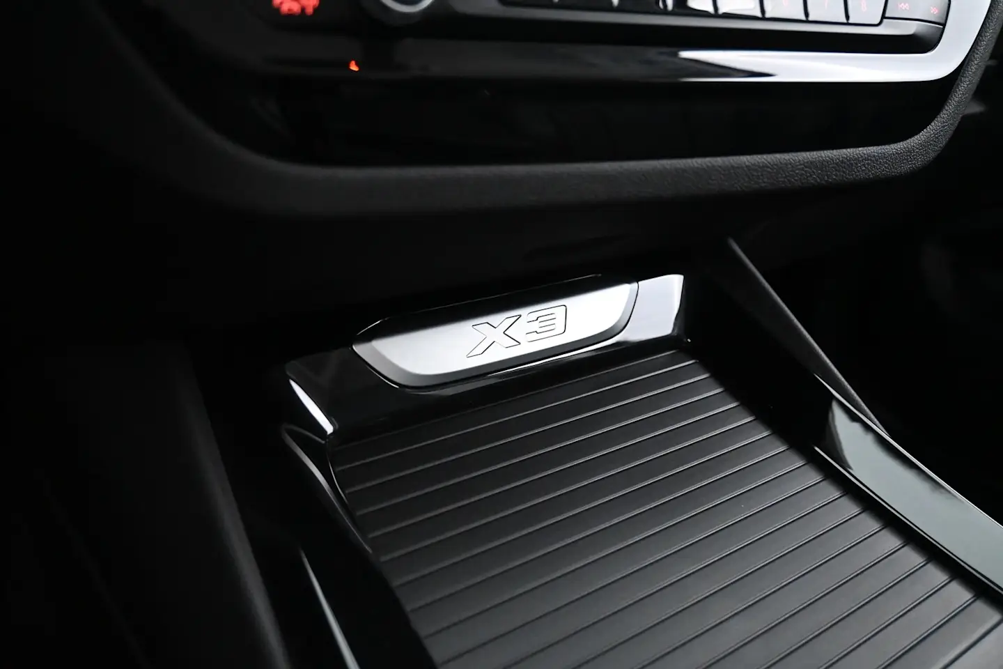 Car Image - 2LRrHMYCHQPuyW3PVj8lou