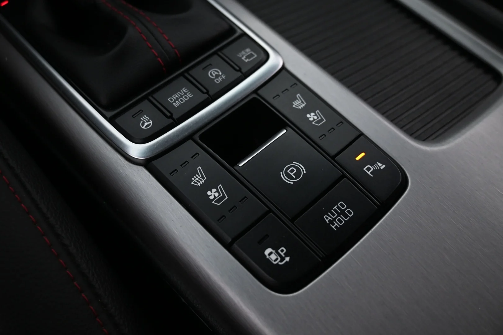Car Image - 7qYmFHPngj3AO2iCImQBnr
