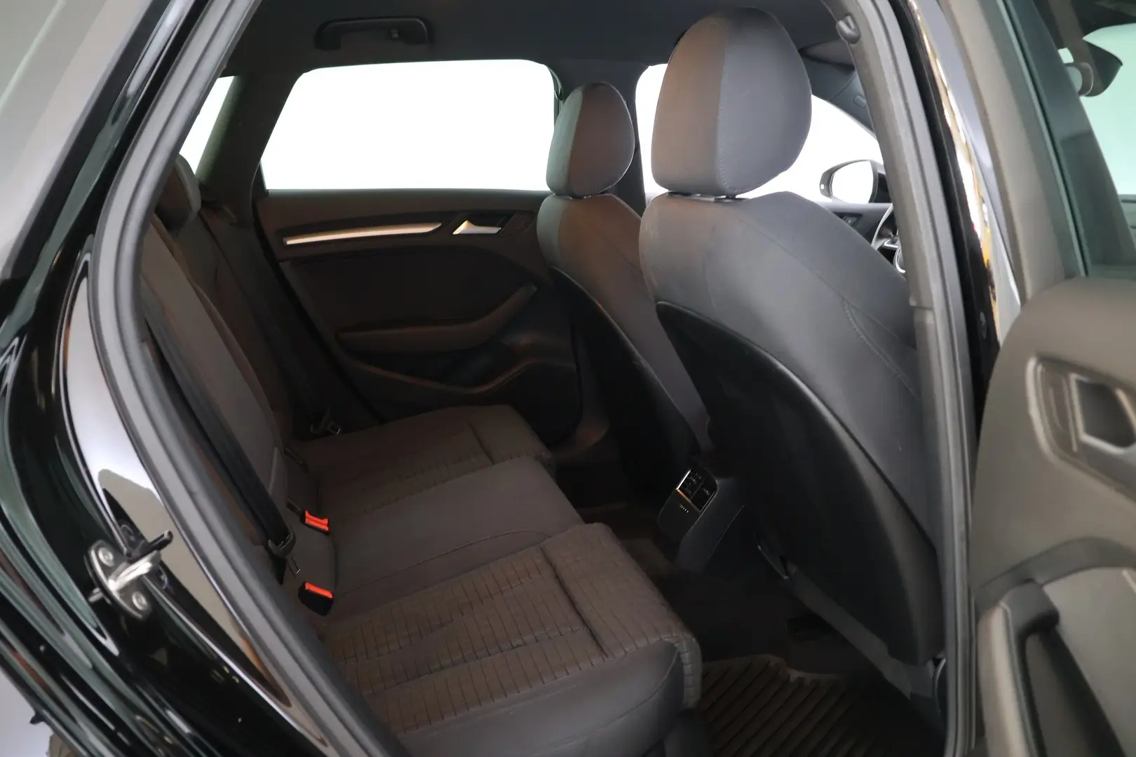 Car Image - 5FwMPiA0Y0BSw9keIxRbLd