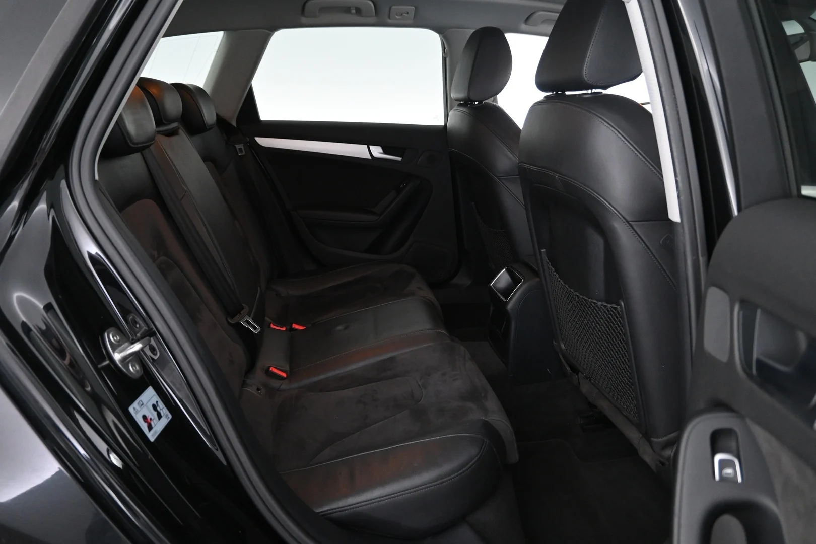 Car Image - 6wnUzD850k42O3SyLzFYYm