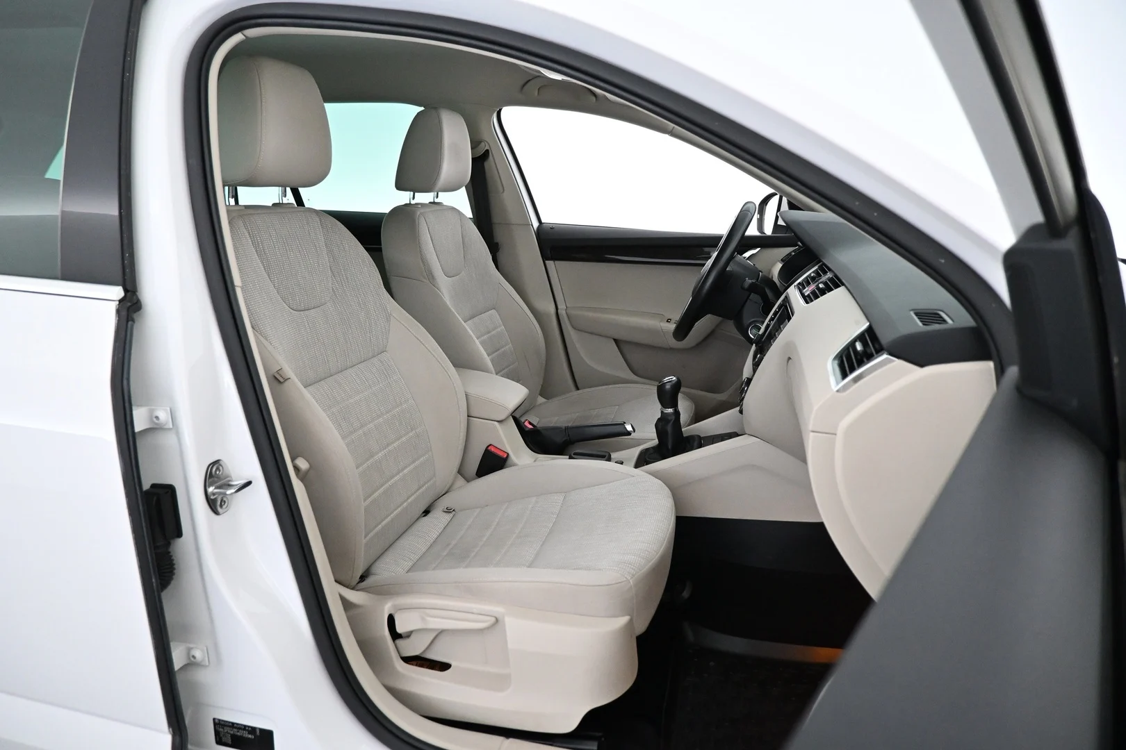 Car Image - 6b0HZQrni6q5JC9lMs8Y4z