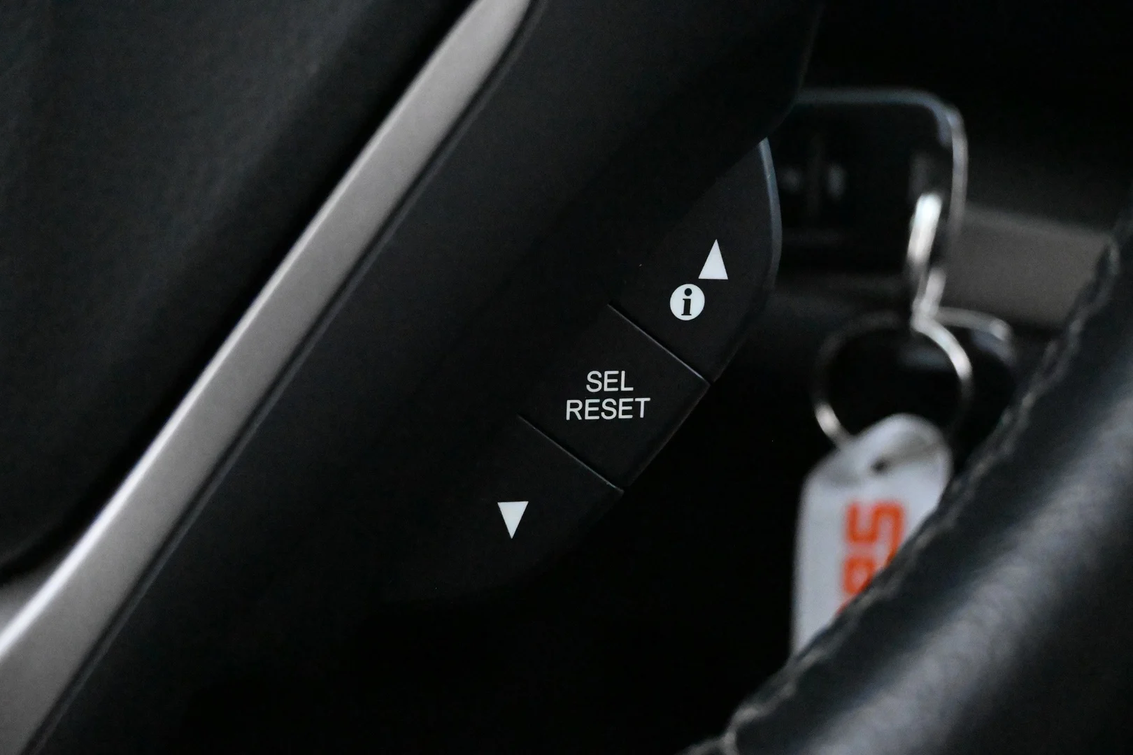 Car Image - 3i3GSYNUEZLl4M17dhkc3e