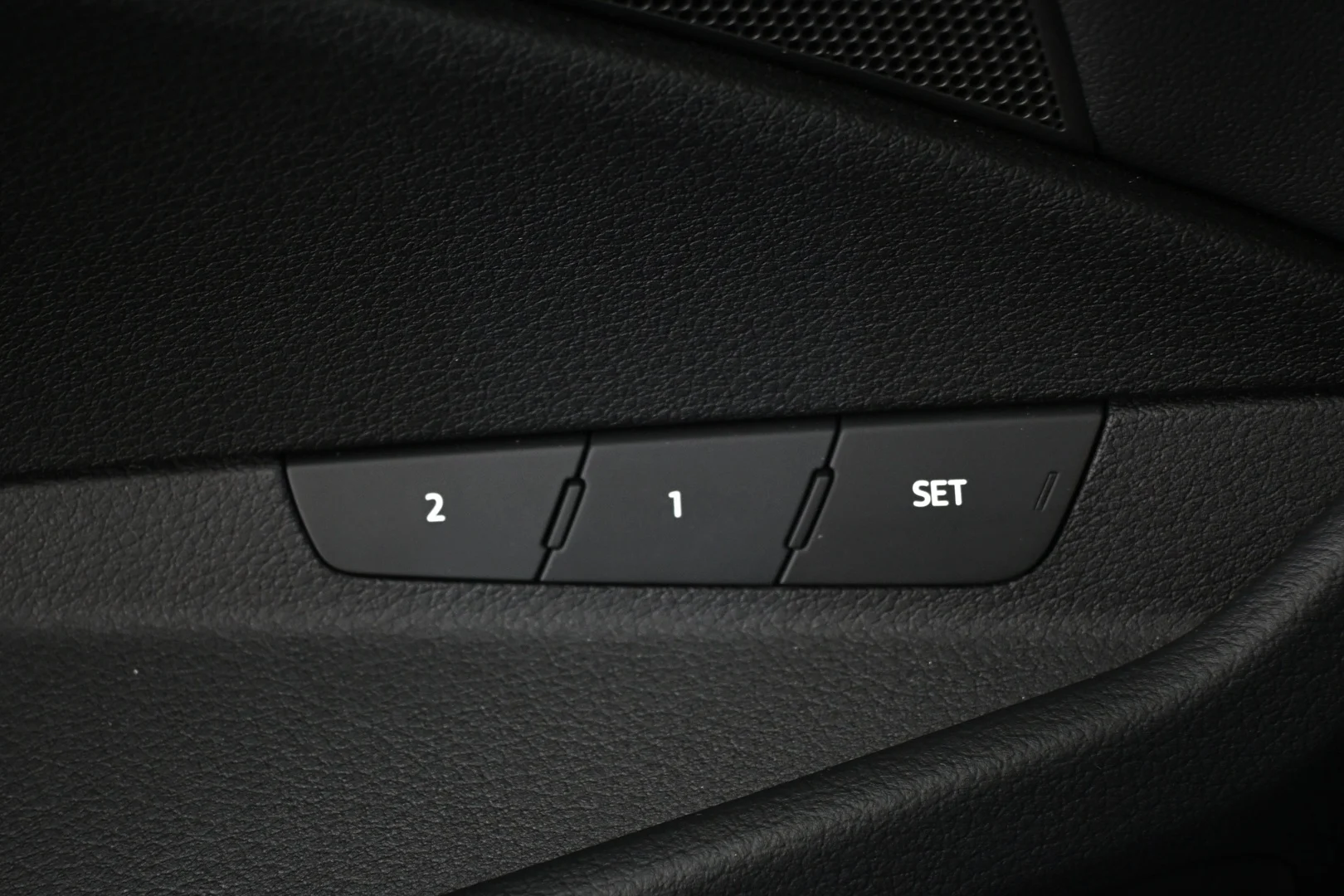 Car Image - 7eBT9sSv7lC2f7QFuuxrBc