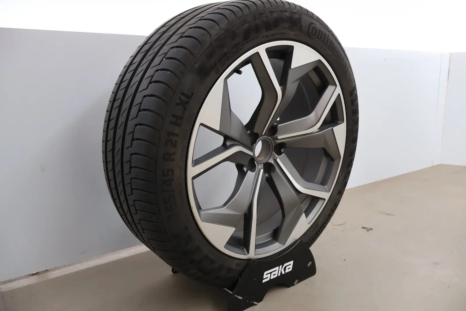 Car Image - 3zInkLPjD6MbFQSr7Z8DgZ