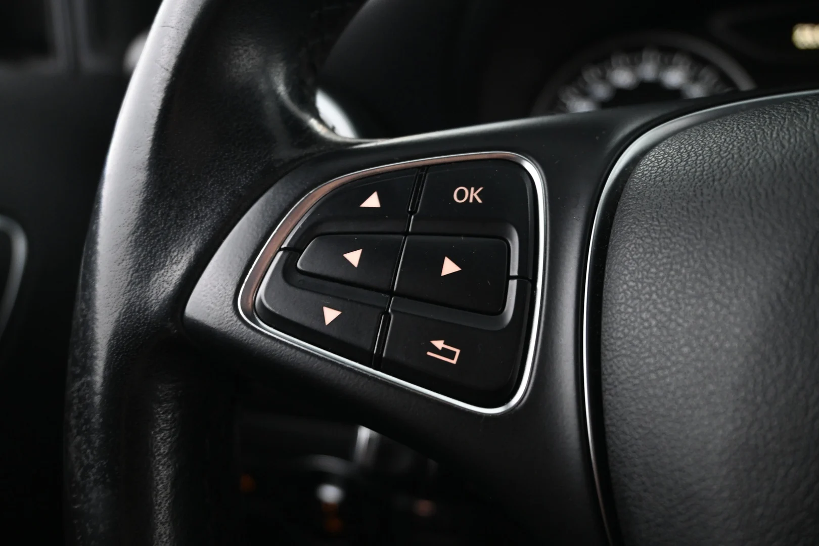 Car Image - 3VxPfisuCeFbwjtZDllHIx