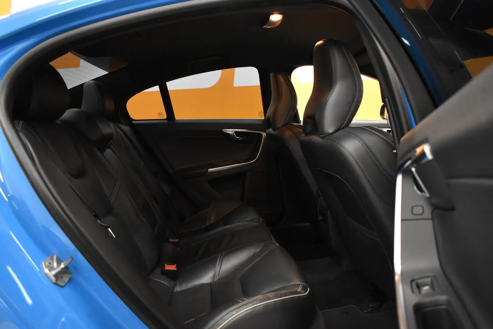 Car Image - 1FXBA6komp0abiQGJRGC3i