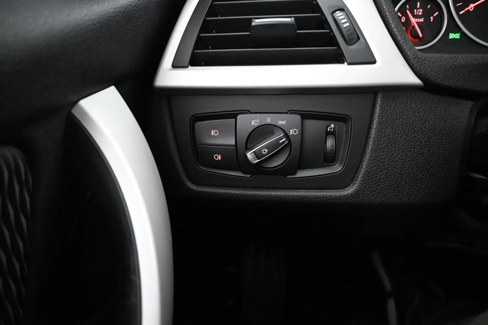 Car Image - dL6kL8kPbdXfSG6r5TzPE