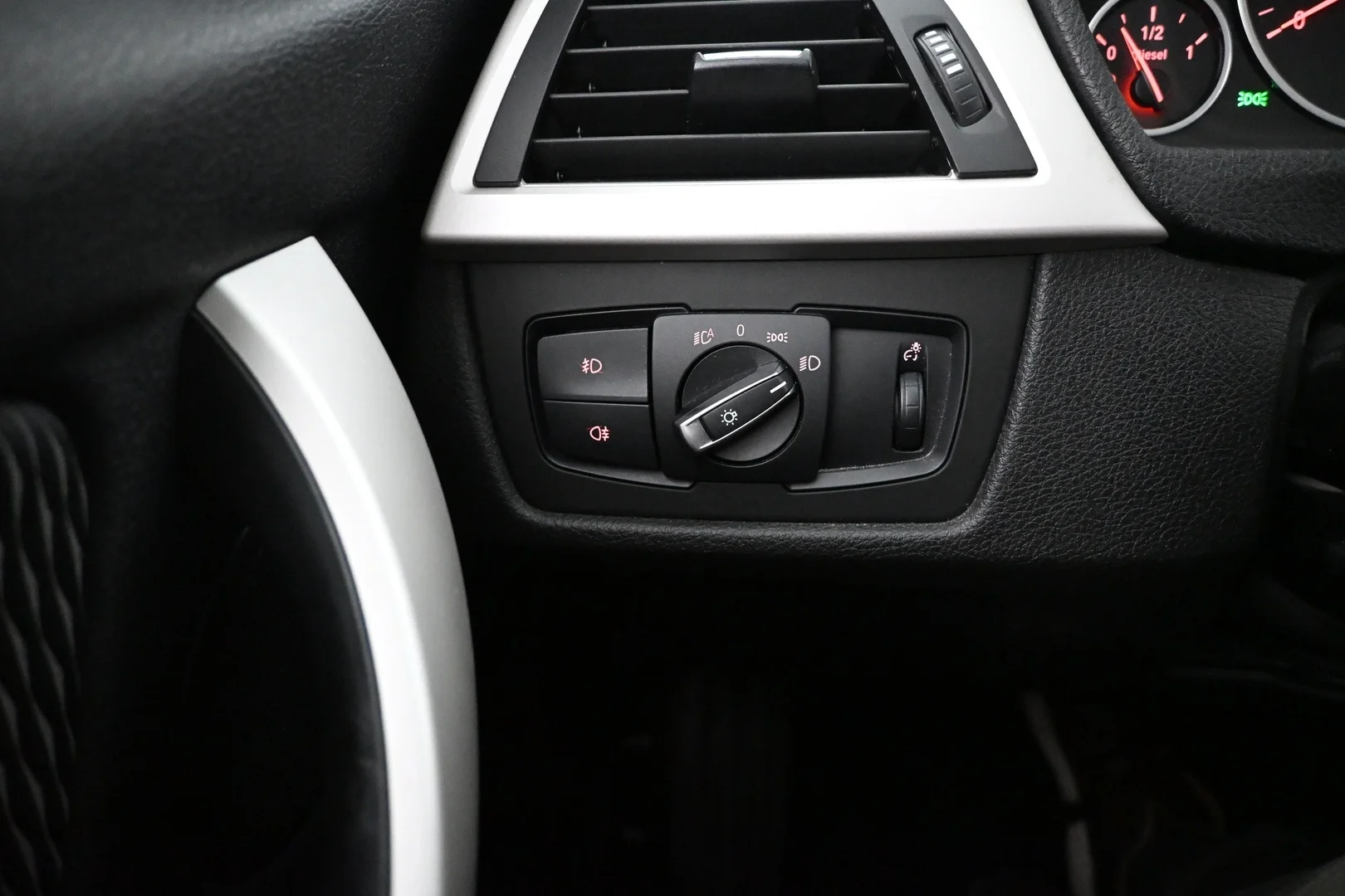 Car Image - dL6kL8kPbdXfSG6r5TzPE