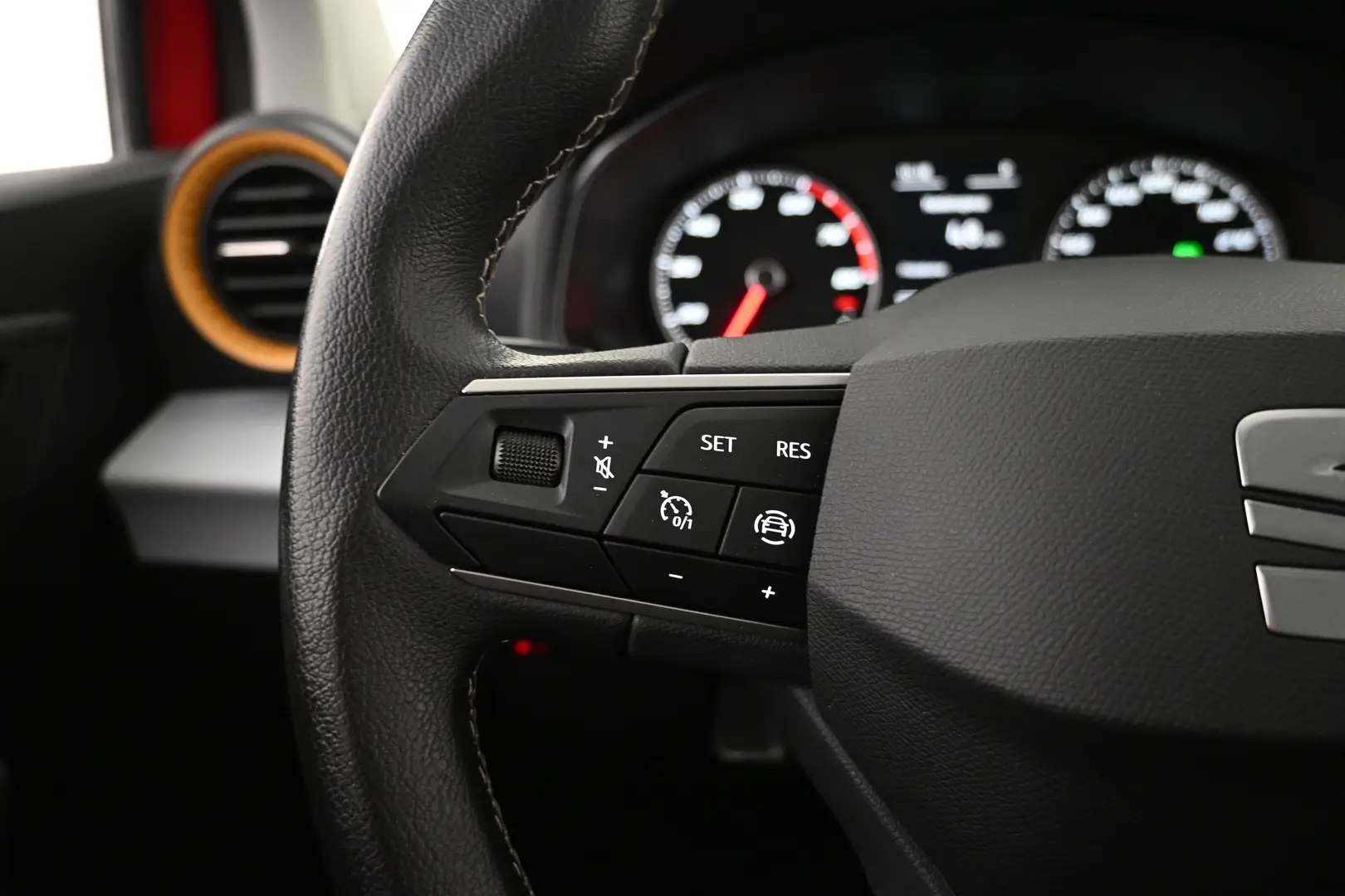 Car Image - YJHhxhOAwgnxXOTw4169y