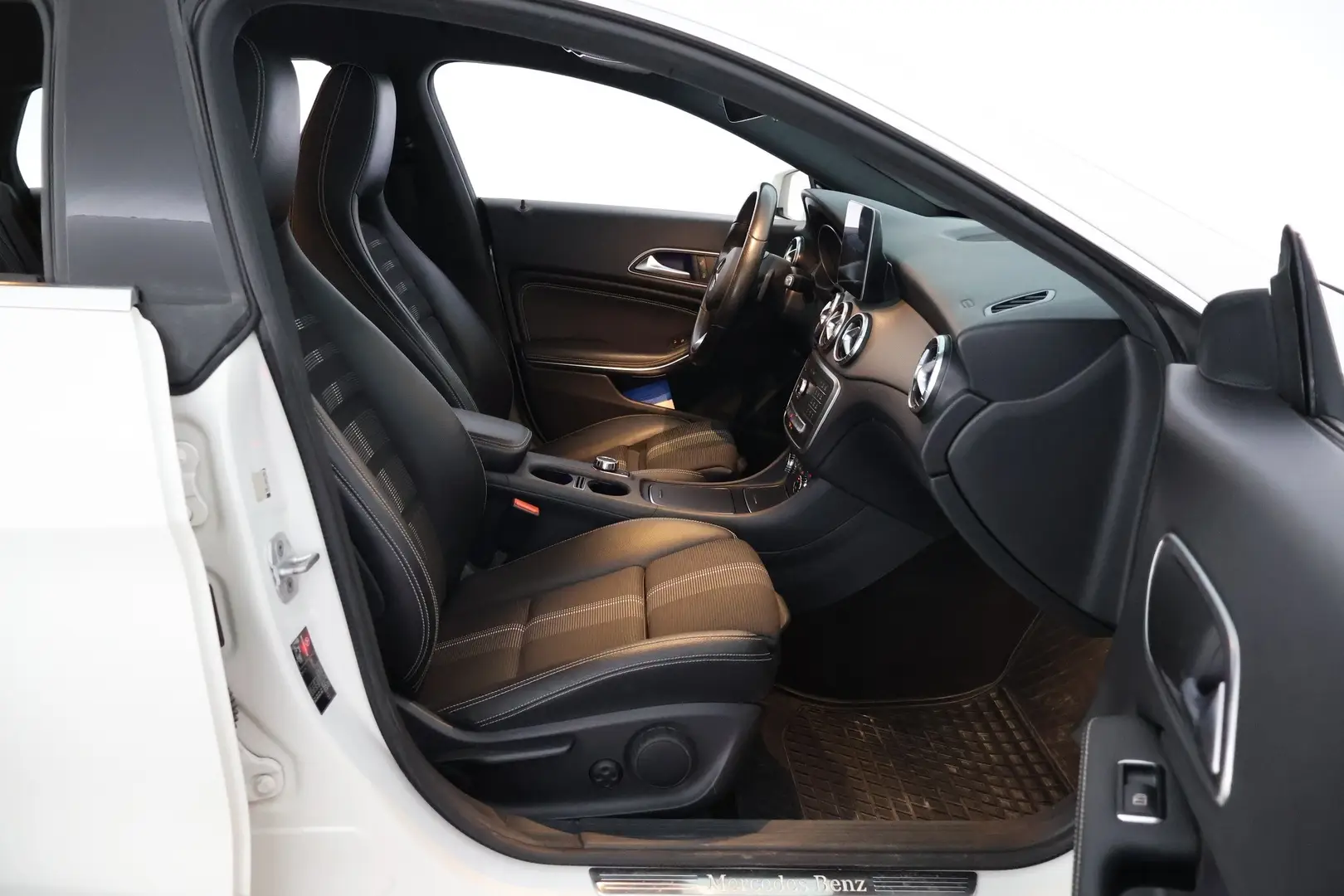 Car Image - 28N3zLliOwgYP3pCC6ozAP