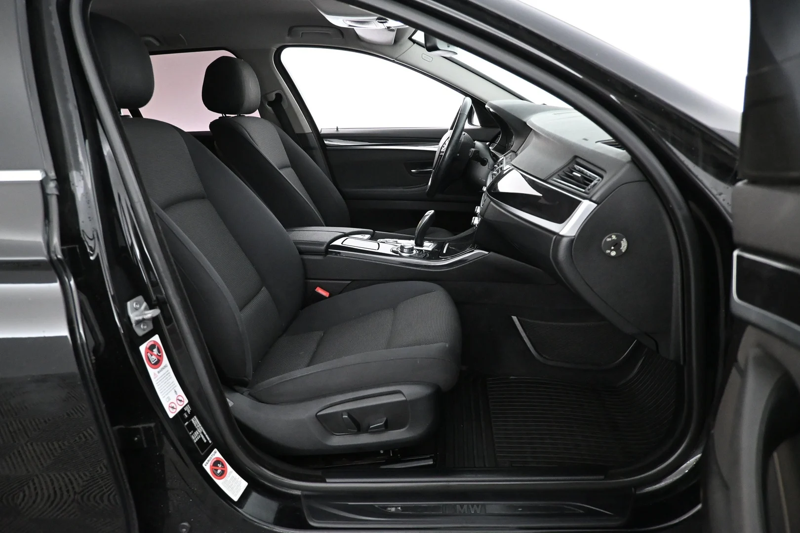 Car Image - 2iCYqVT1Ztpr4IeptAMqD6