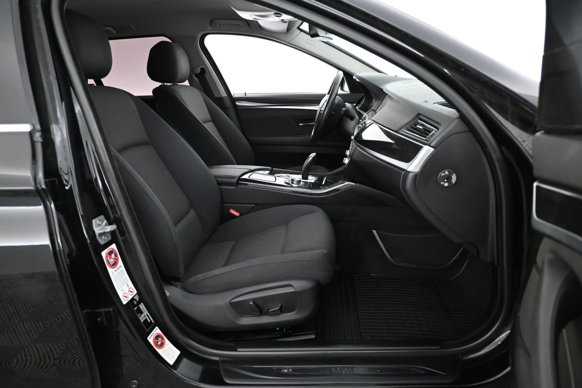 Car Image - 2iCYqVT1Ztpr4IeptAMqD6